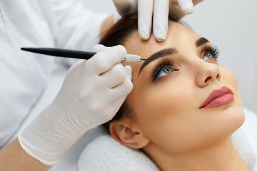 Microblading bei Dermacare in Wien